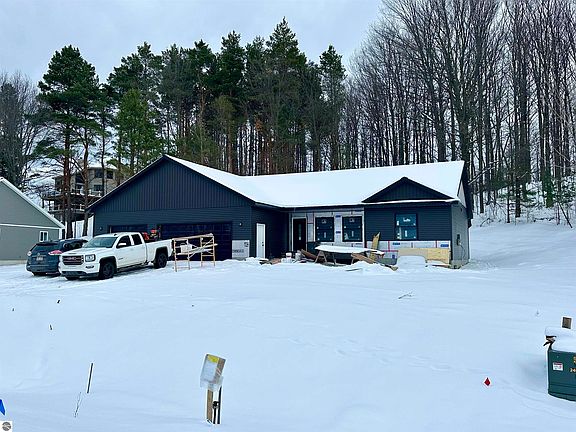 4th image of 1122 Farmington Dr
