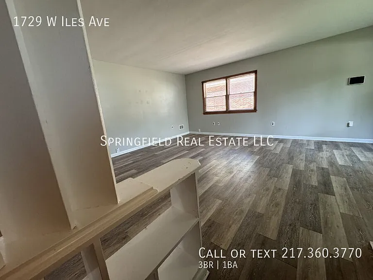 1729 W Iles Ave — Photo 2