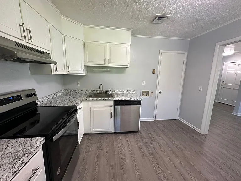 1200 Craigmont Dr — Photo 21