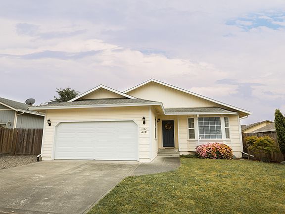 2nd image of 1442 Silverado Pl