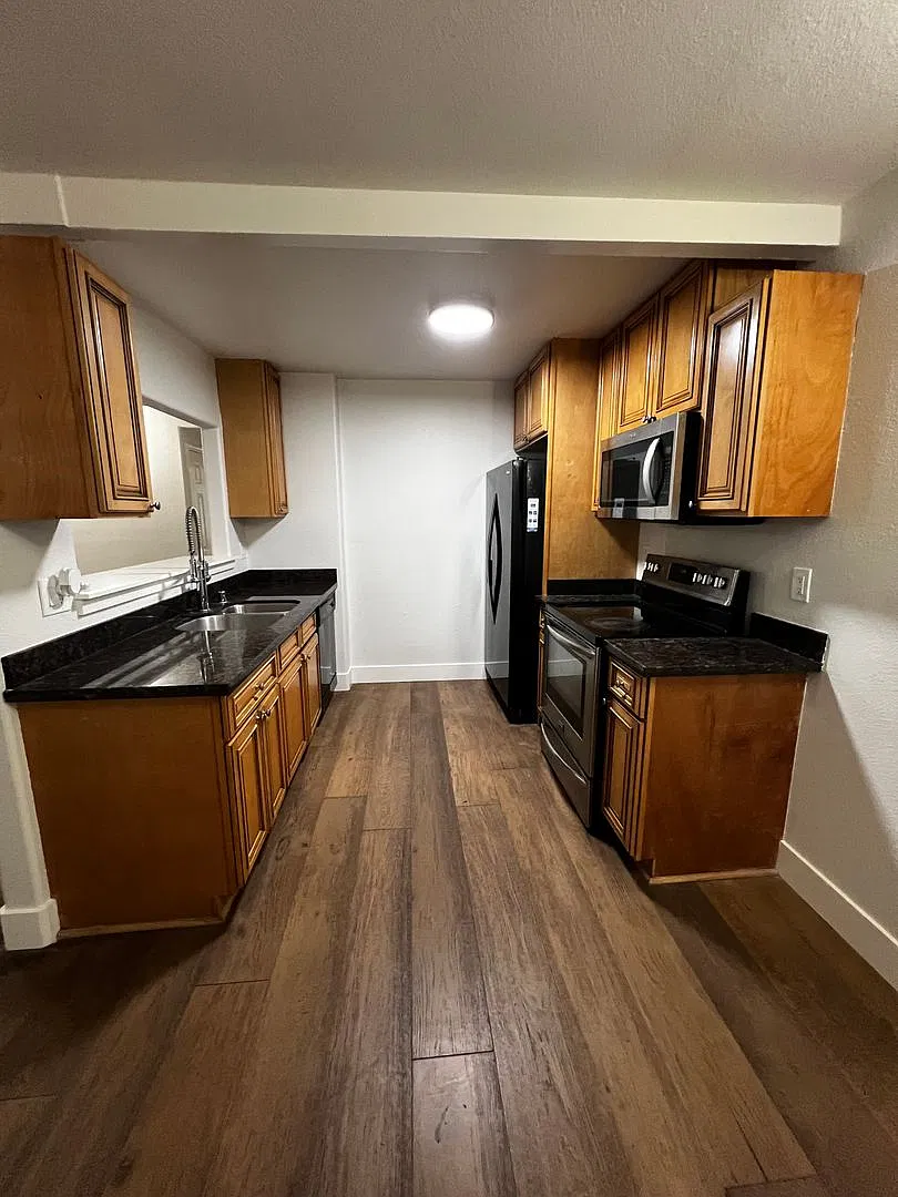 Elegant 2 Bed/2 Bath Apartment - Your New Home Awaits! — Photo 1