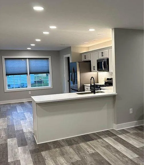 8195 Lake Pleasant Rd — Photo 2