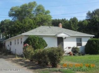 701 W Pear Ave, Selah, WA 98942