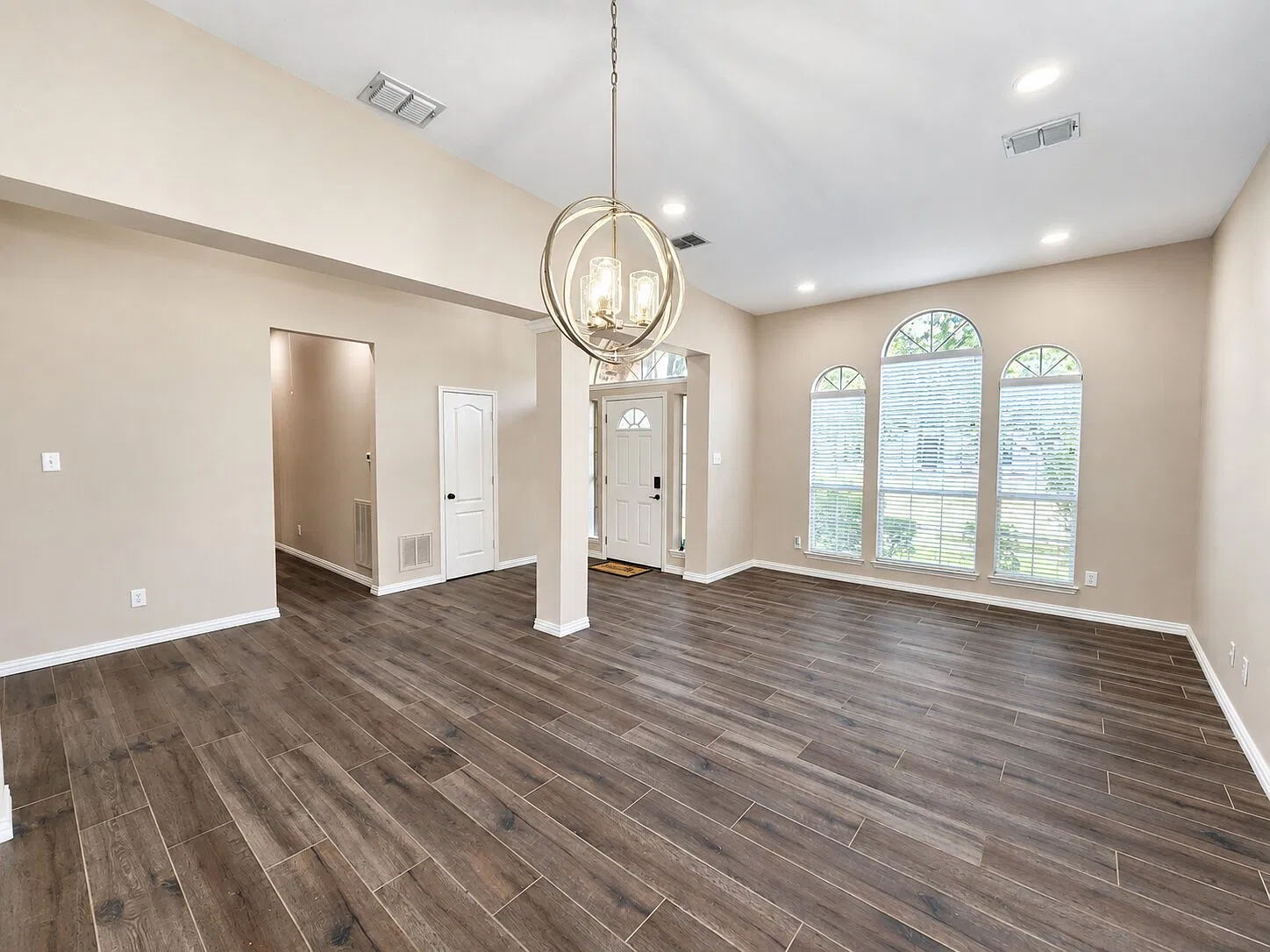 3 bed, 1860 sqft, $2,675 — Photo 3