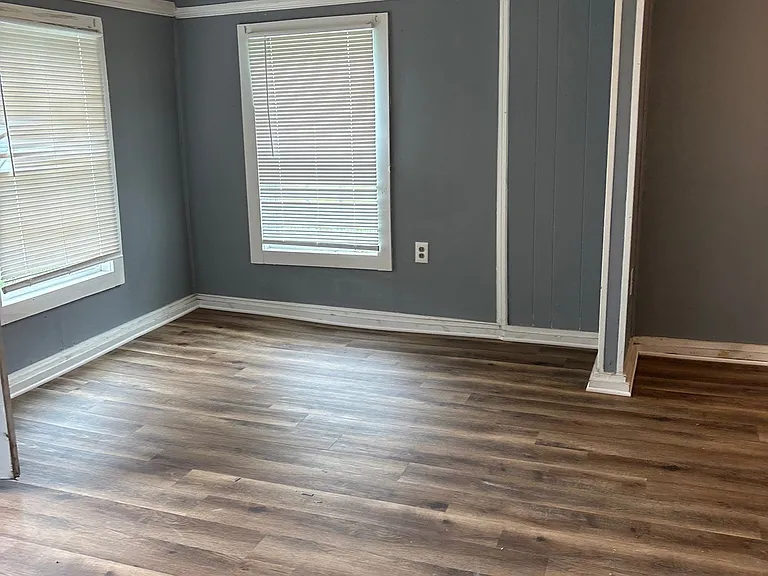 420 Hall Aly — Photo 6