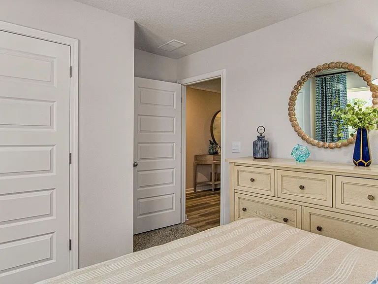 1041 Hayward Loop — Photo 10