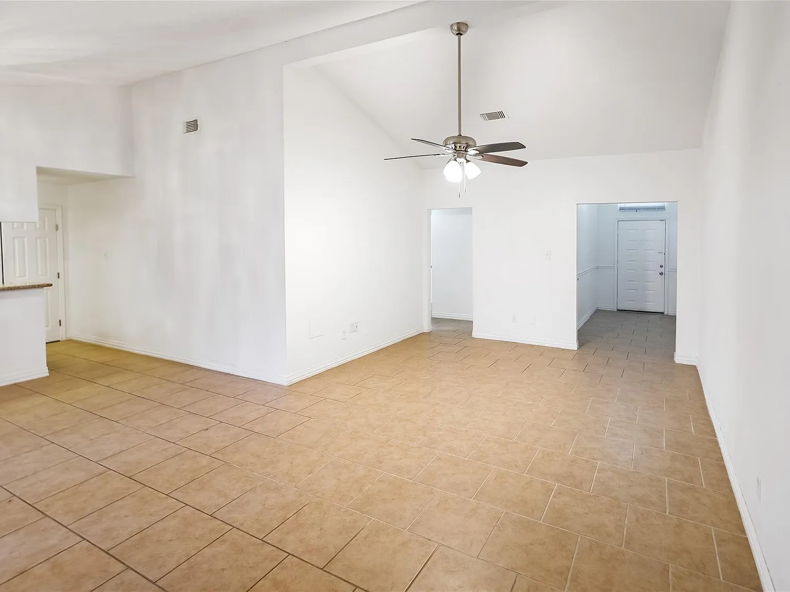 2 bed, 2.0 bath, 1405 sqft, $1,500 — Photo 3
