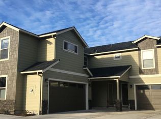 1484 Clearsprings Dr, Medford, OR 97501