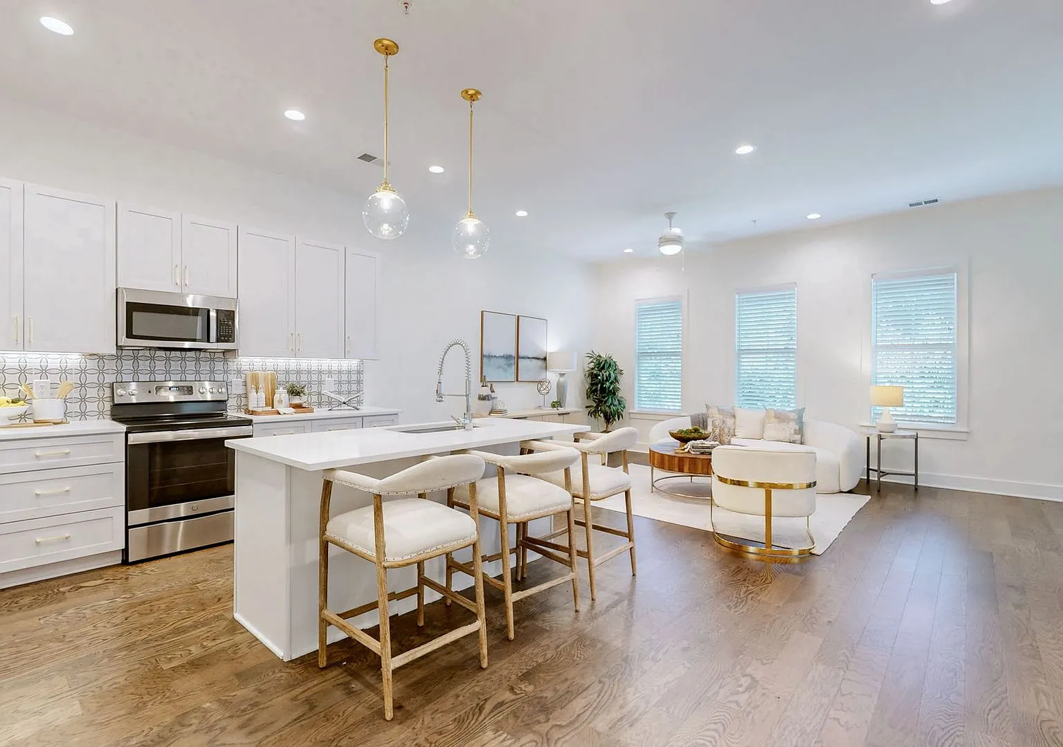 New 3/2.5 Townhome in Downtown Franklin, TN (pet friendly)! — Photo 2