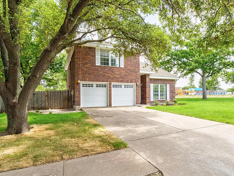 12701 Tantara Dr — Photo 2