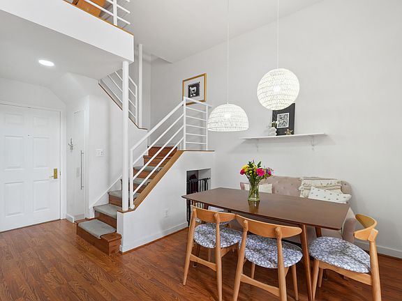 5th image of 1020 N Stafford St APT 400