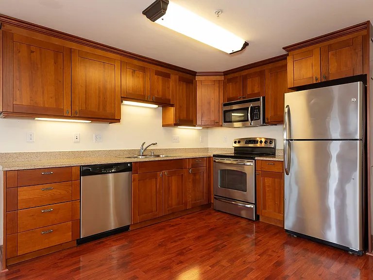 Howard Park Apartments — Photo 34