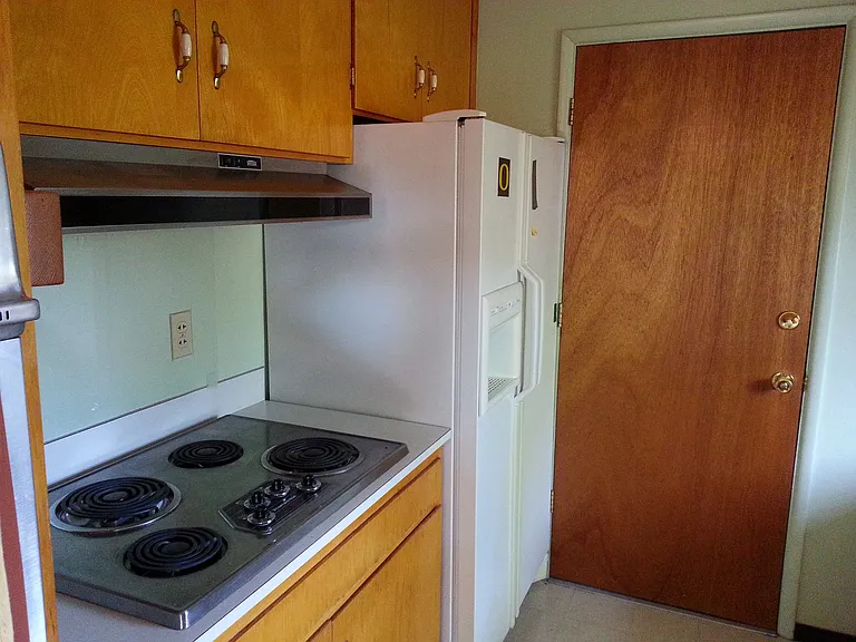 2125 Tyler St — Photo 9