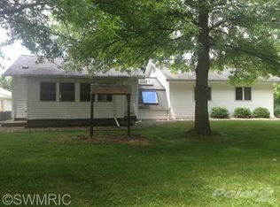 2460 Weaver Rd, Niles, MI 49120