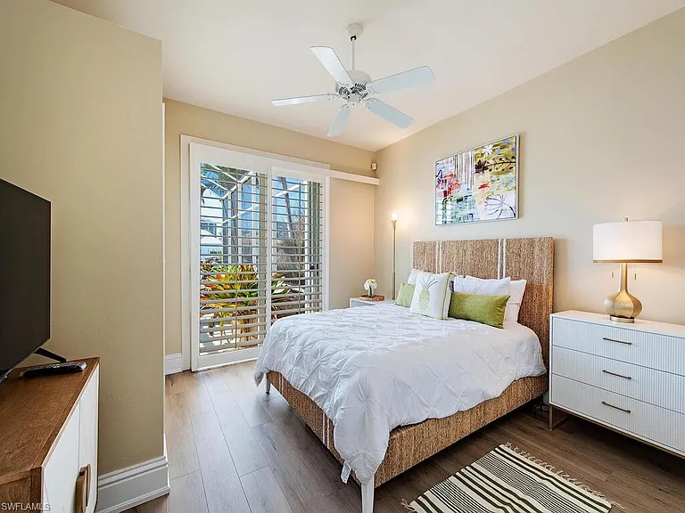 4459 Crayton Rd — Photo 15