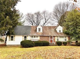 1807 Blue Barn Rd, Orefield, PA 18069