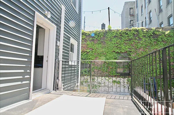 Rented by Grand & Co. | media 4