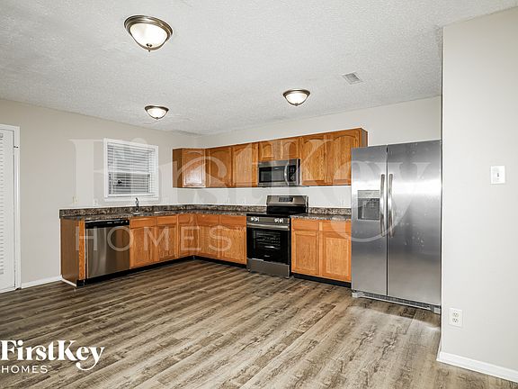 4th image of 12238 Maize Dr