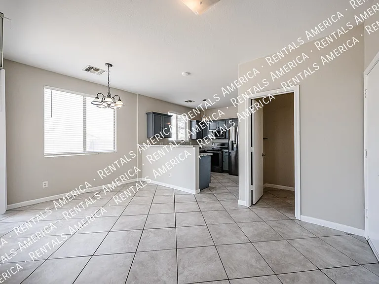 3825 S 60th Dr — Photo 9