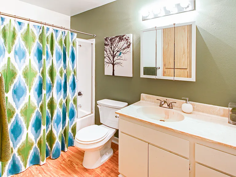 Dakota Creek Apartments — Photo 9