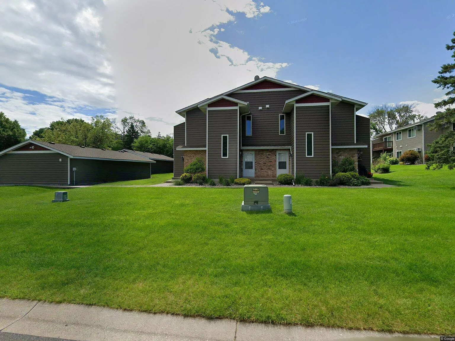 2 bed, 1076 sqft, $1,750 — Photo 1