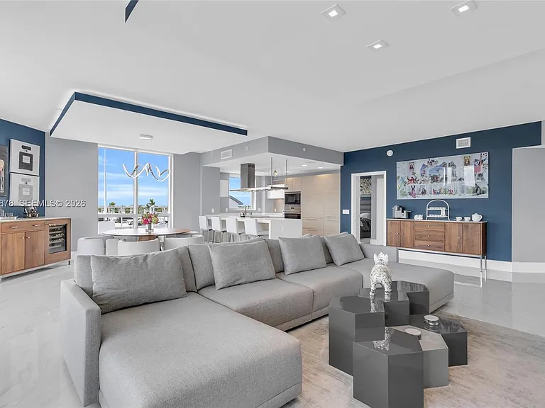 17111 Biscayne Blvd #602 — Photo 30