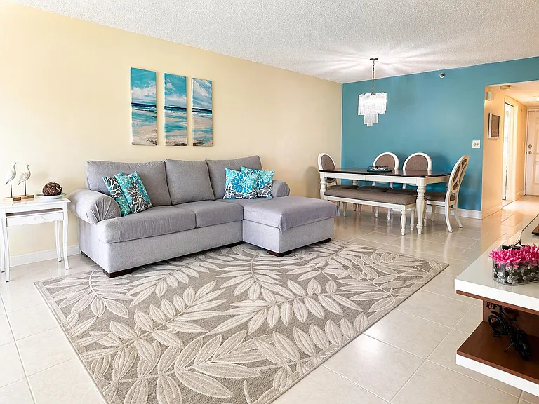 4015 W Palm Aire Dr #205 — Photo 4