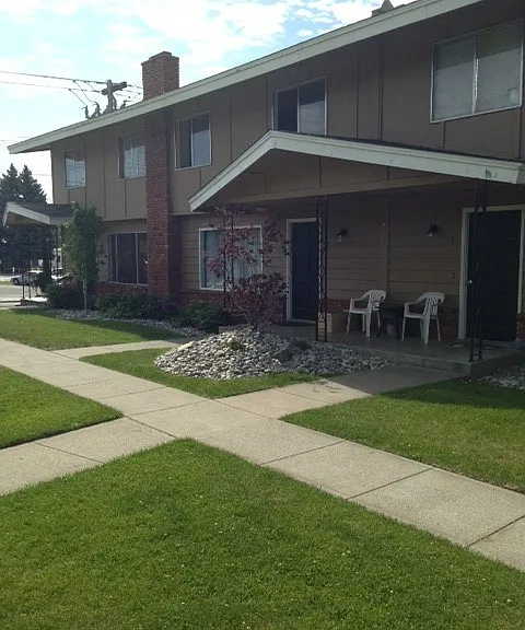 1450 Baker 1451 Ashland — Photo 1