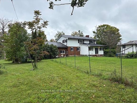 4th image of 65 Butternut Dr