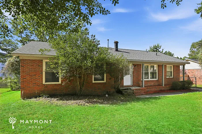 3 bed, 2.0 bath, 1219 sqft, $1,995 — Photo 3