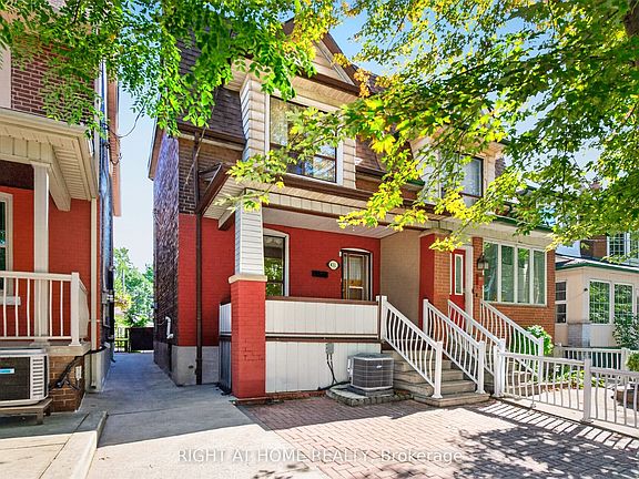 3rd image of 431 Lansdowne Ave