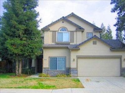 1137 N McKelvy Ave, Clovis, CA, 93611
