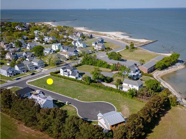 1 Washington Ave, Cape Charles, VA 23310