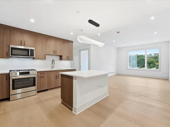 921 Madison Street image 4 of 25