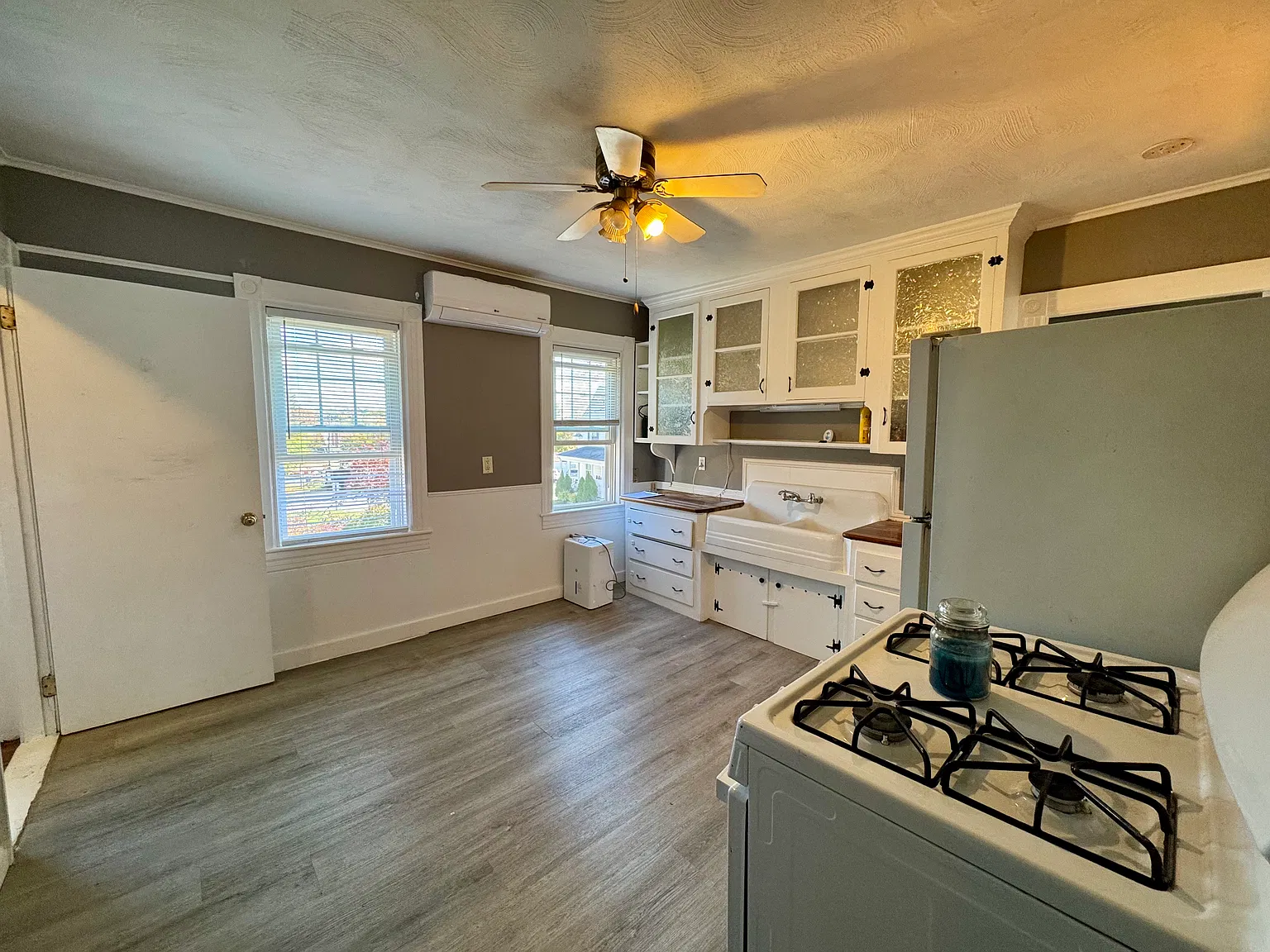 2 bed, 720 sqft, $1,600 — Photo 3