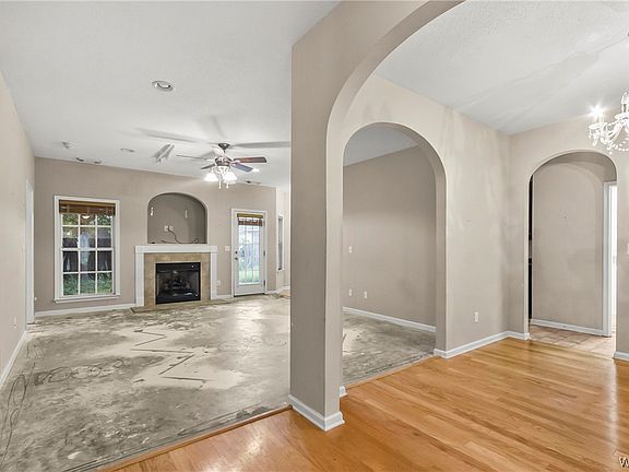 3rd image of 2116 43rd Ave