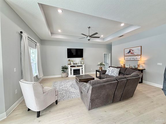 2nd image of 115 Saint Stephens Ct