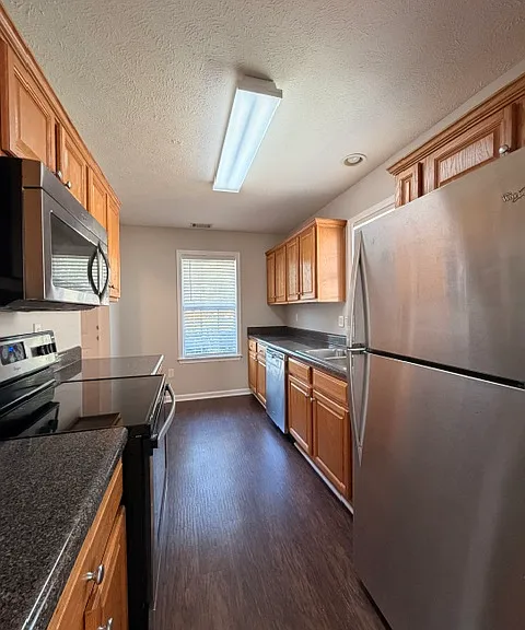 112 Barrington Dr — Photo 7