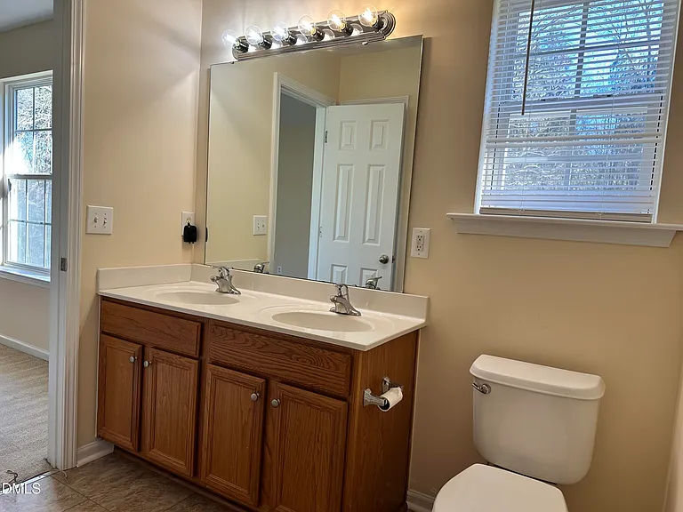 7852 Averette Field Dr — Photo 25