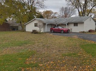 100 Fairwood Ct, Bolingbrook, IL 60440