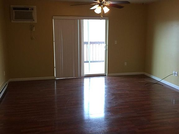 4th image of 2844 Kent Ave #W-24