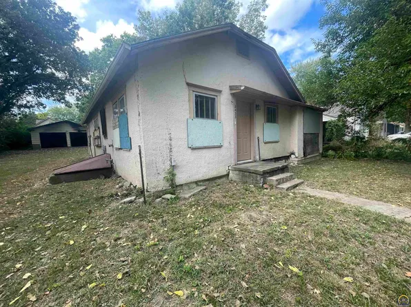 2433 SE Kentucky Ave, Topeka, KS 66605