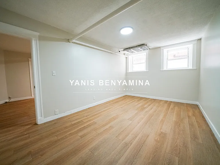 11-13 Gray St — Photo 11