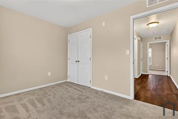 3 bed, 1200 sqft, $1,575 — Photo 2