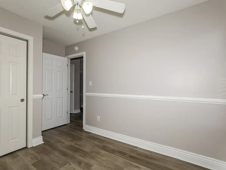 10207 Carmine Dr — Photo 14