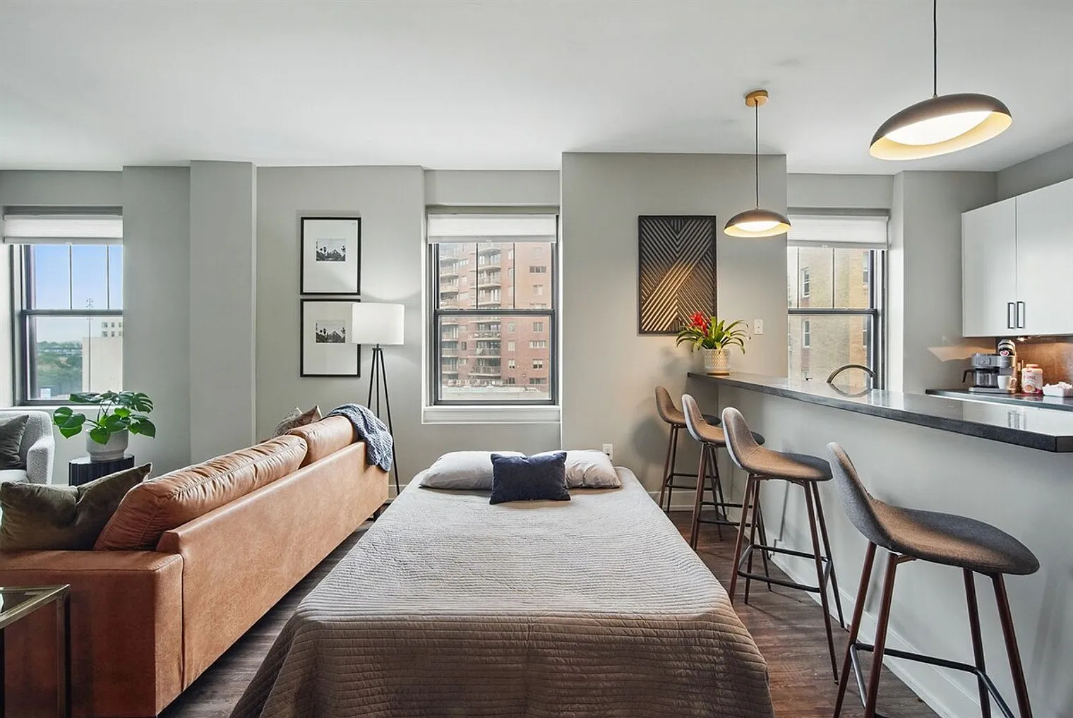 1 bed, 1.0 bath, $5,881 — Photo 2