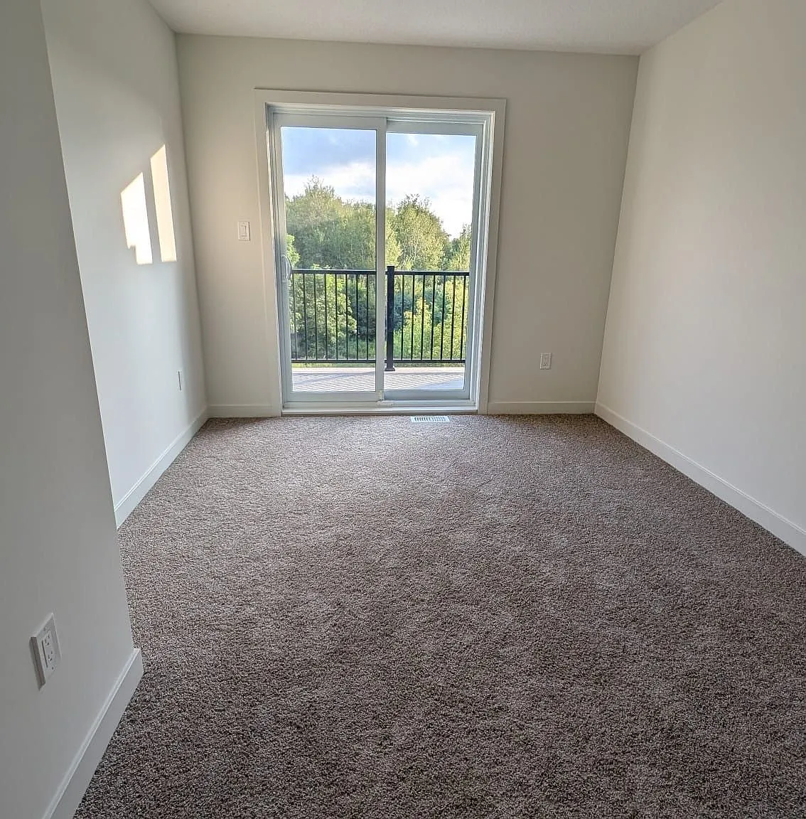 824 Woolwich Street — Photo 3