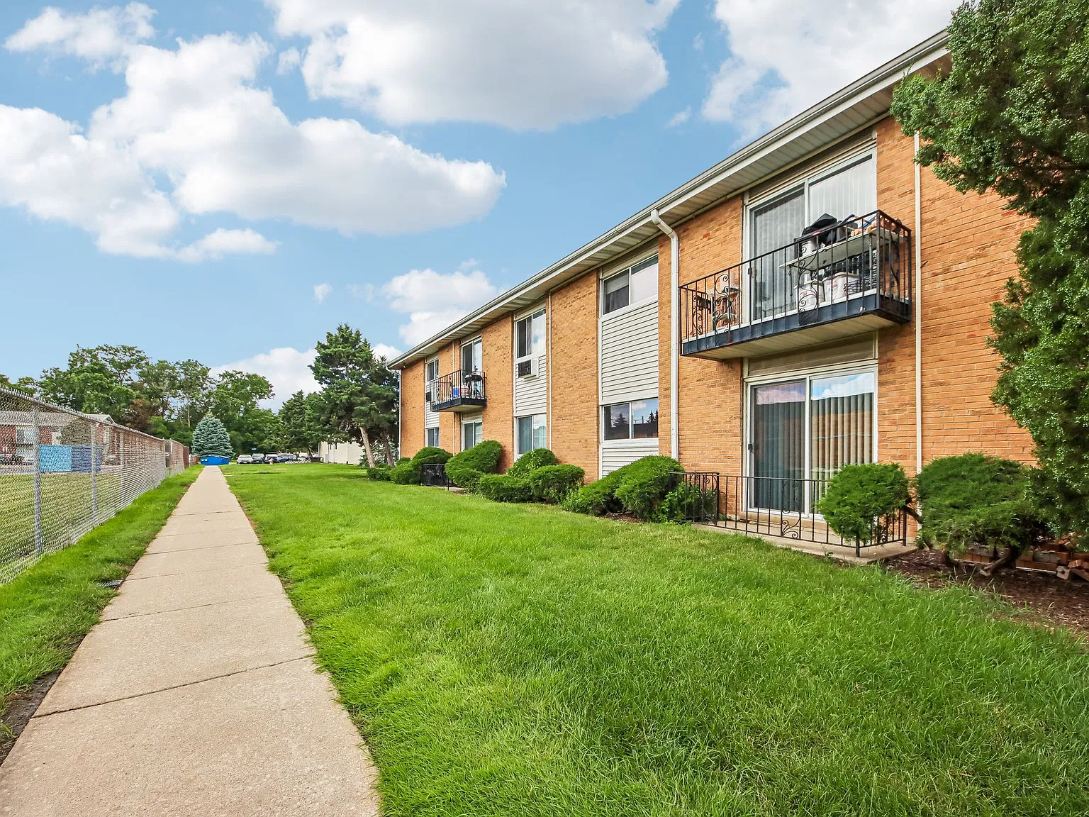 Park Ridge Commons — Photo 4