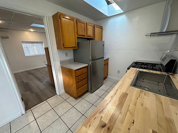 3rd image of 18515 Horst Ave