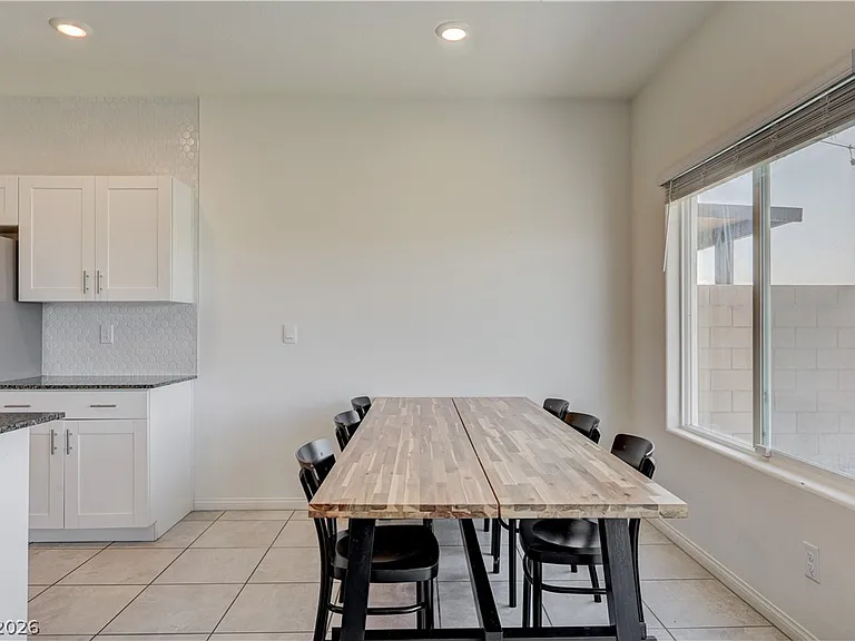 386 Larksong Ave — Photo 10